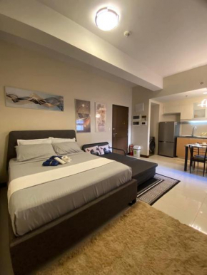 Queens Condotel at 101newport Across NAIA T3